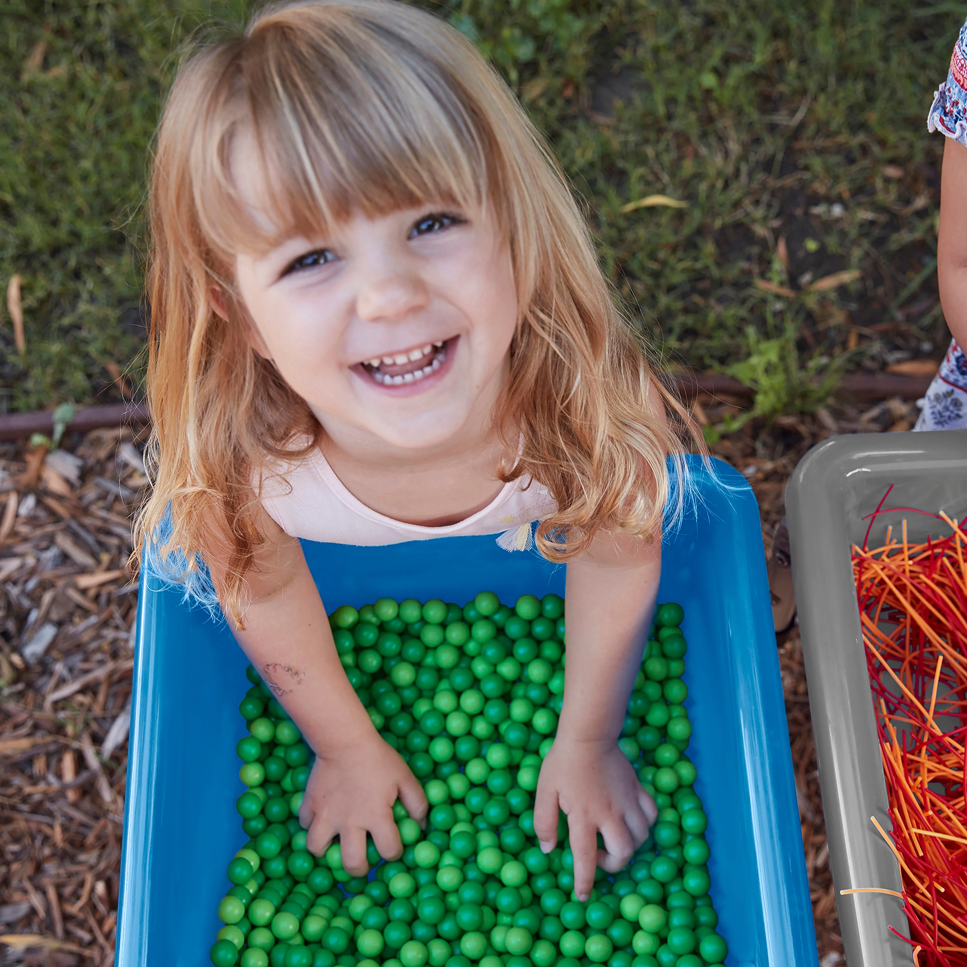 4-Station Sand and Water Adjustable Play Table, Sensory Bins