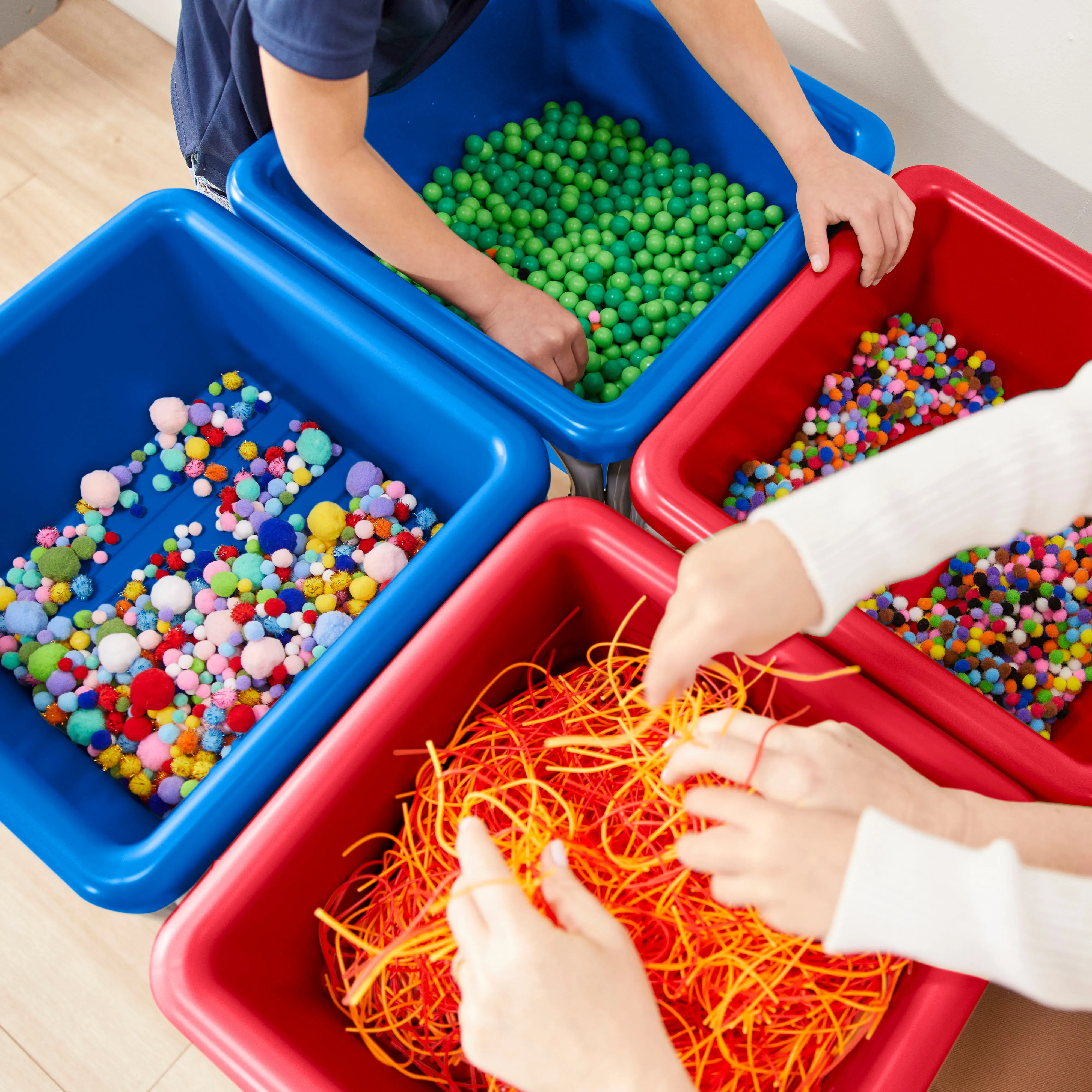 4-Station Sand and Water Adjustable Play Table, Sensory Bins