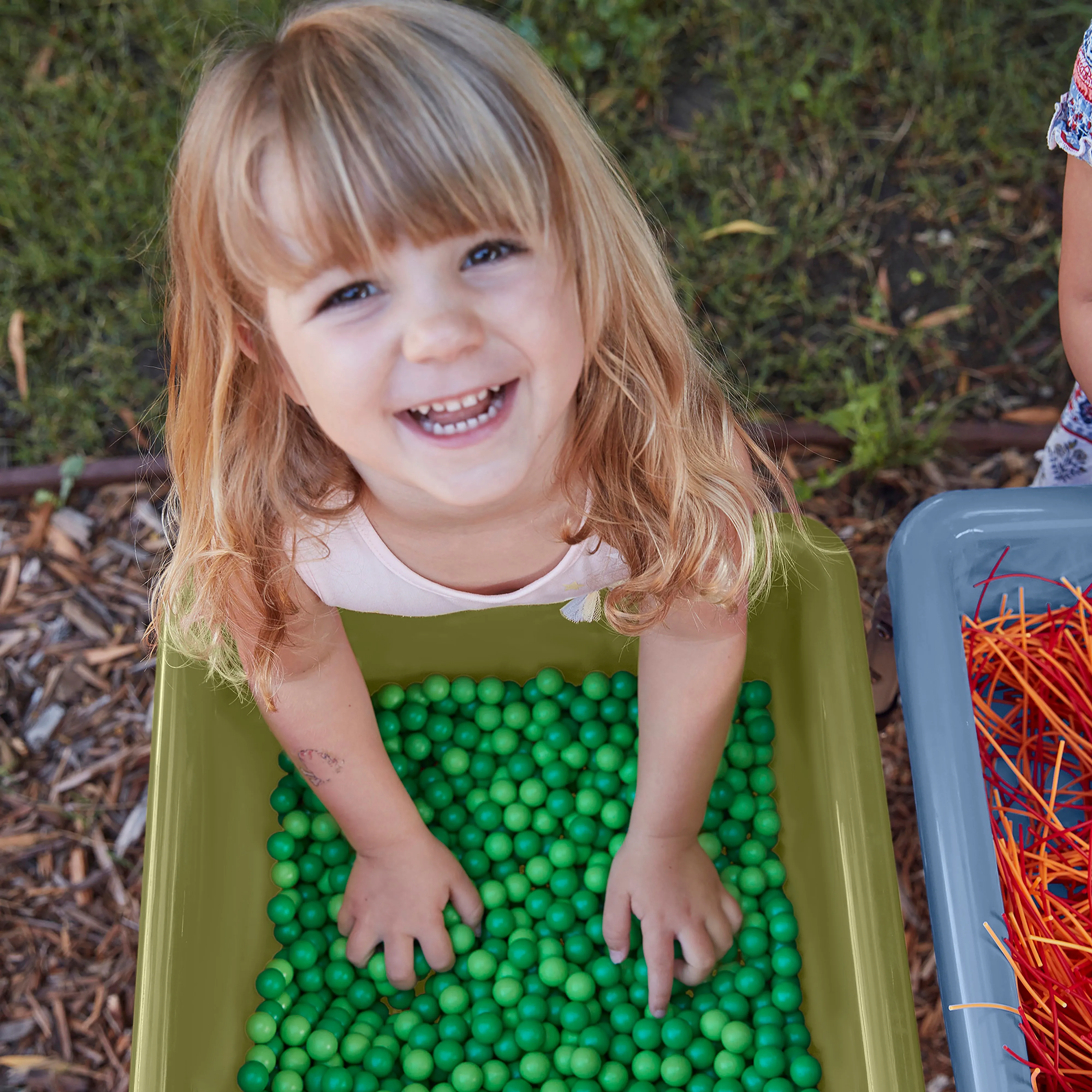 4-Station Sand and Water Adjustable Play Table, Sensory Bins