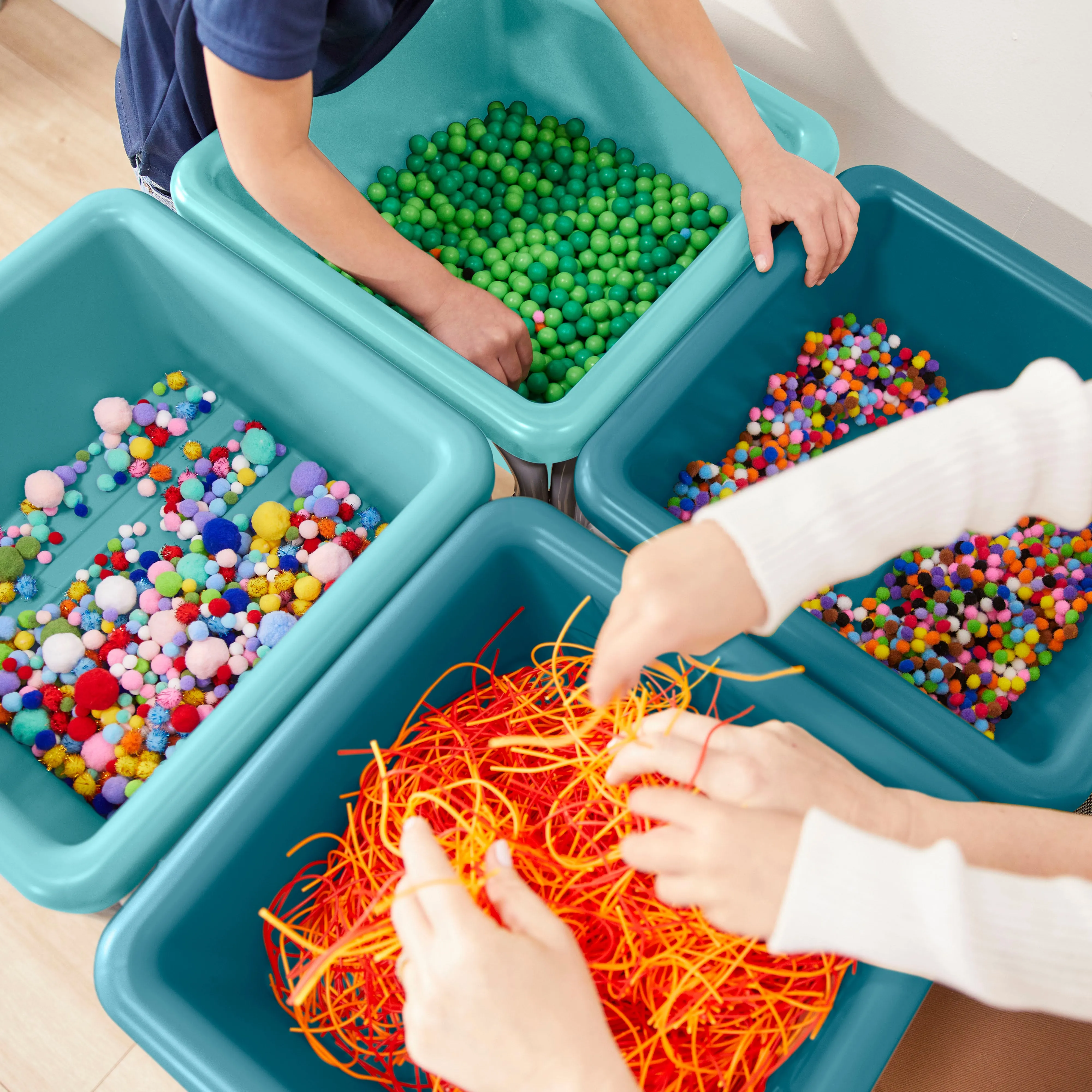 4-Station Sand and Water Adjustable Play Table, Sensory Bins