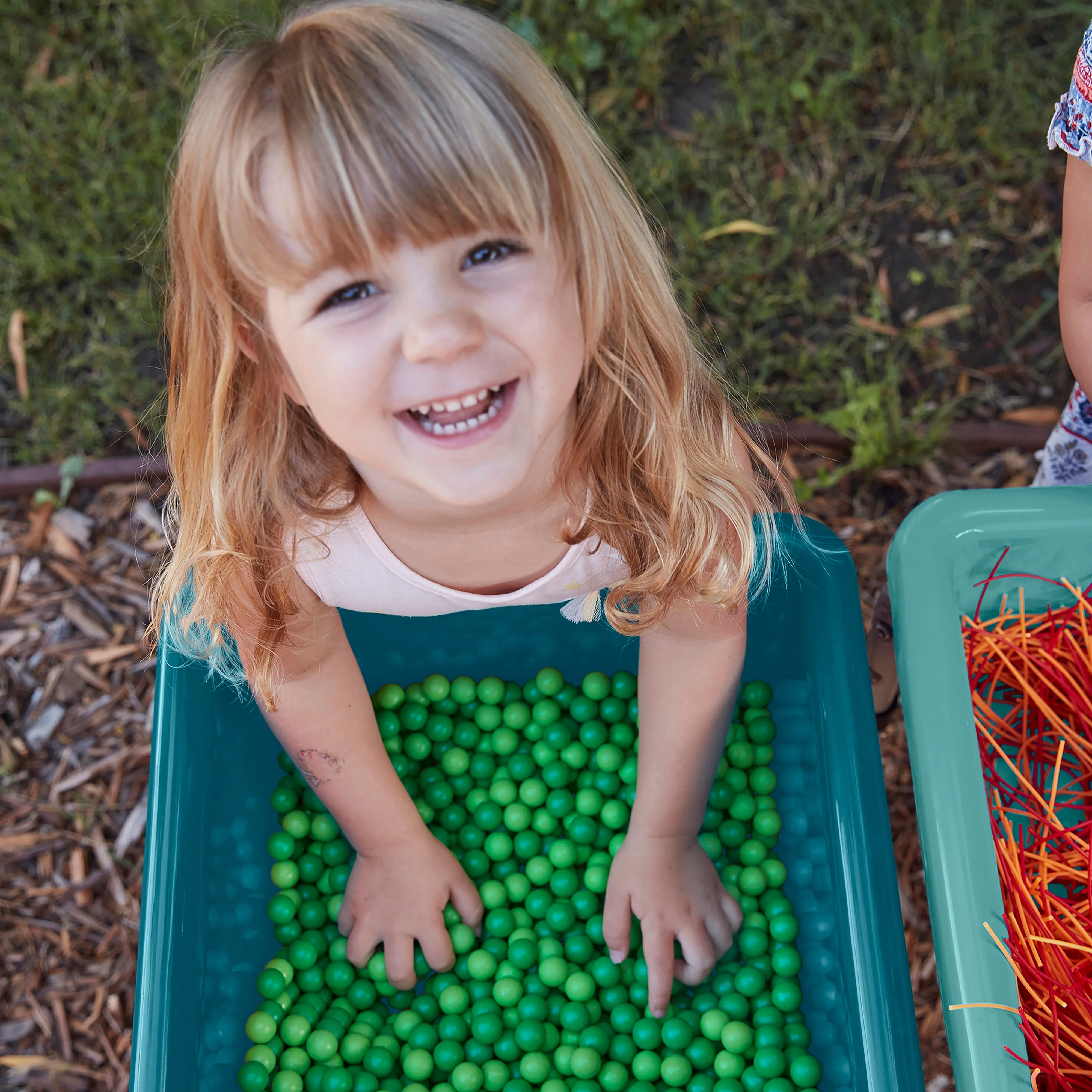 4-Station Sand and Water Adjustable Play Table, Sensory Bins