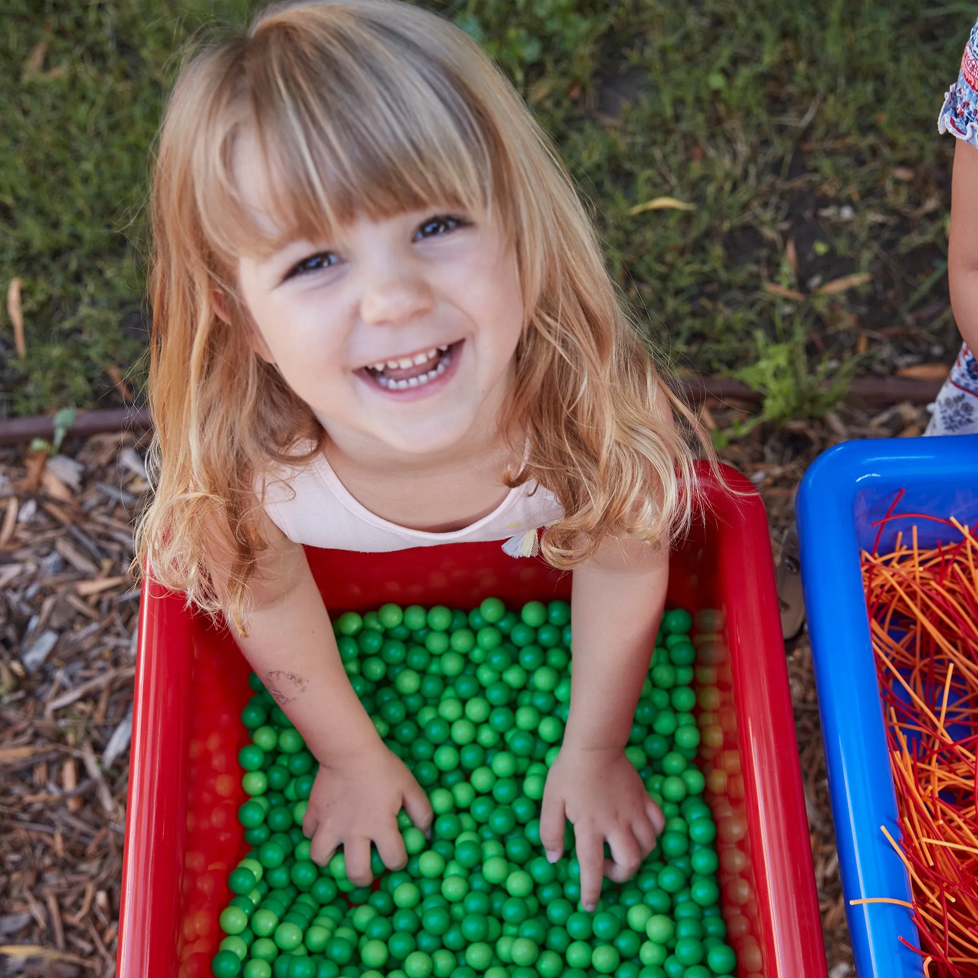 4-Station Sand and Water Adjustable Play Table, Sensory Bins