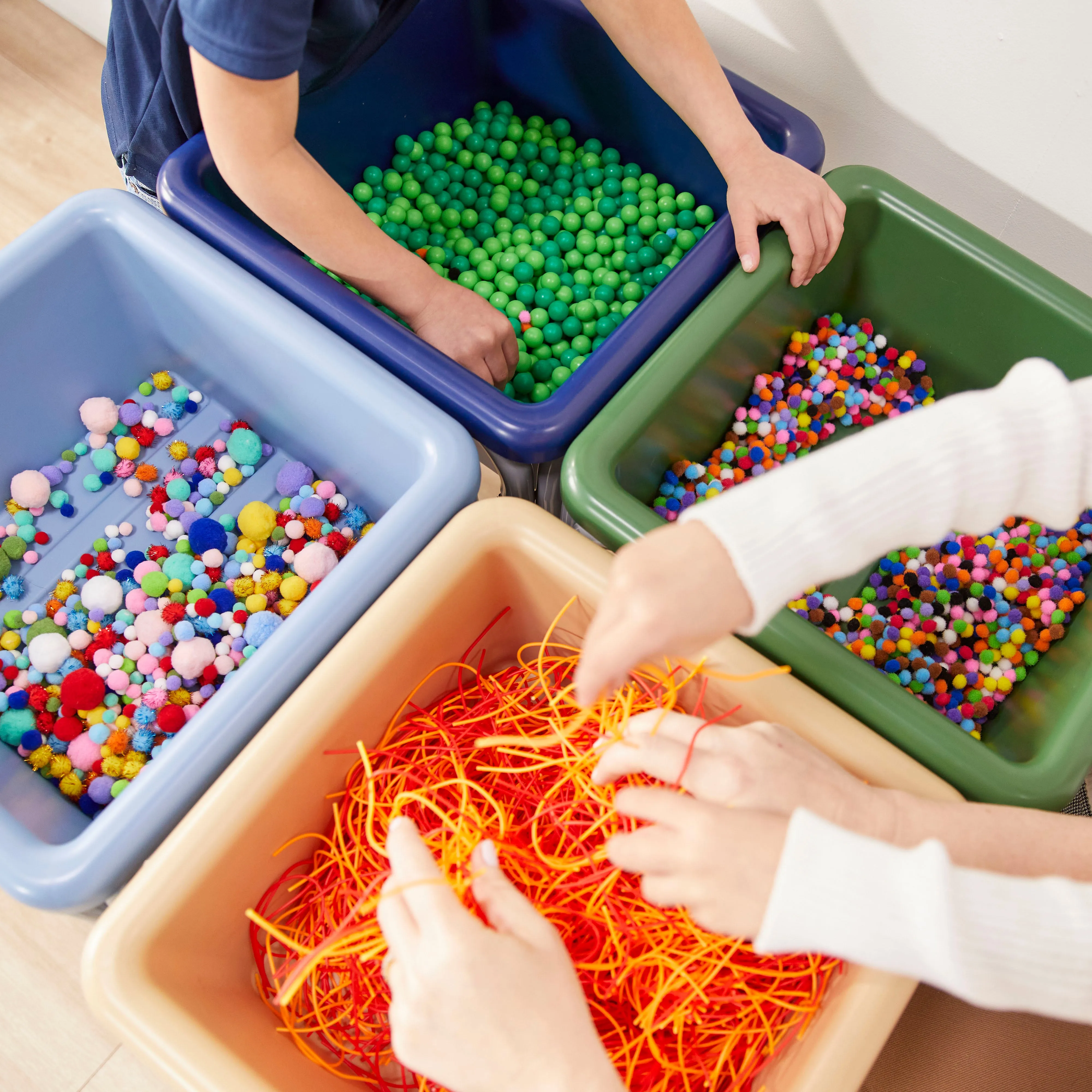 4-Station Sand and Water Adjustable Play Table, Sensory Bins