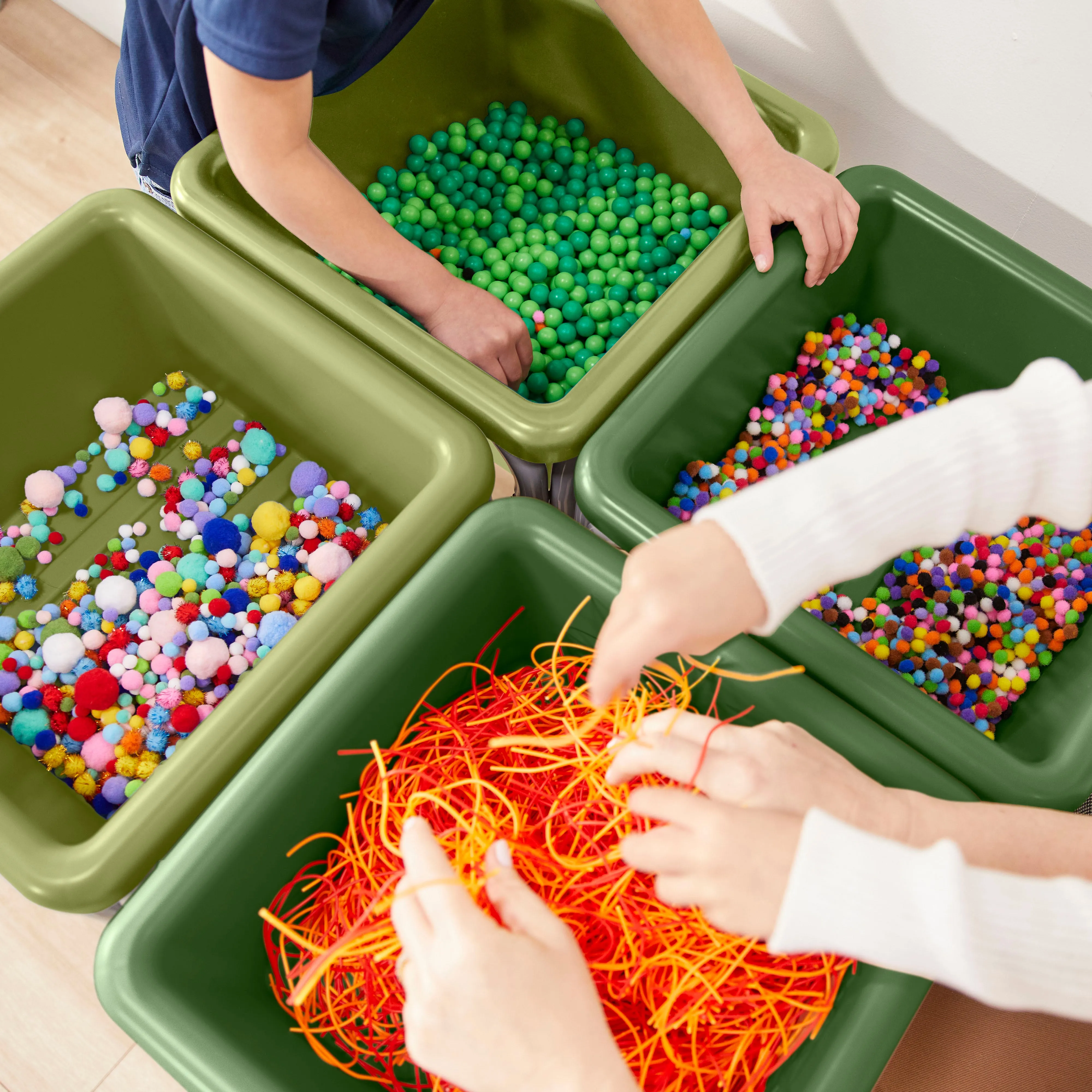 4-Station Sand and Water Adjustable Play Table, Sensory Bins