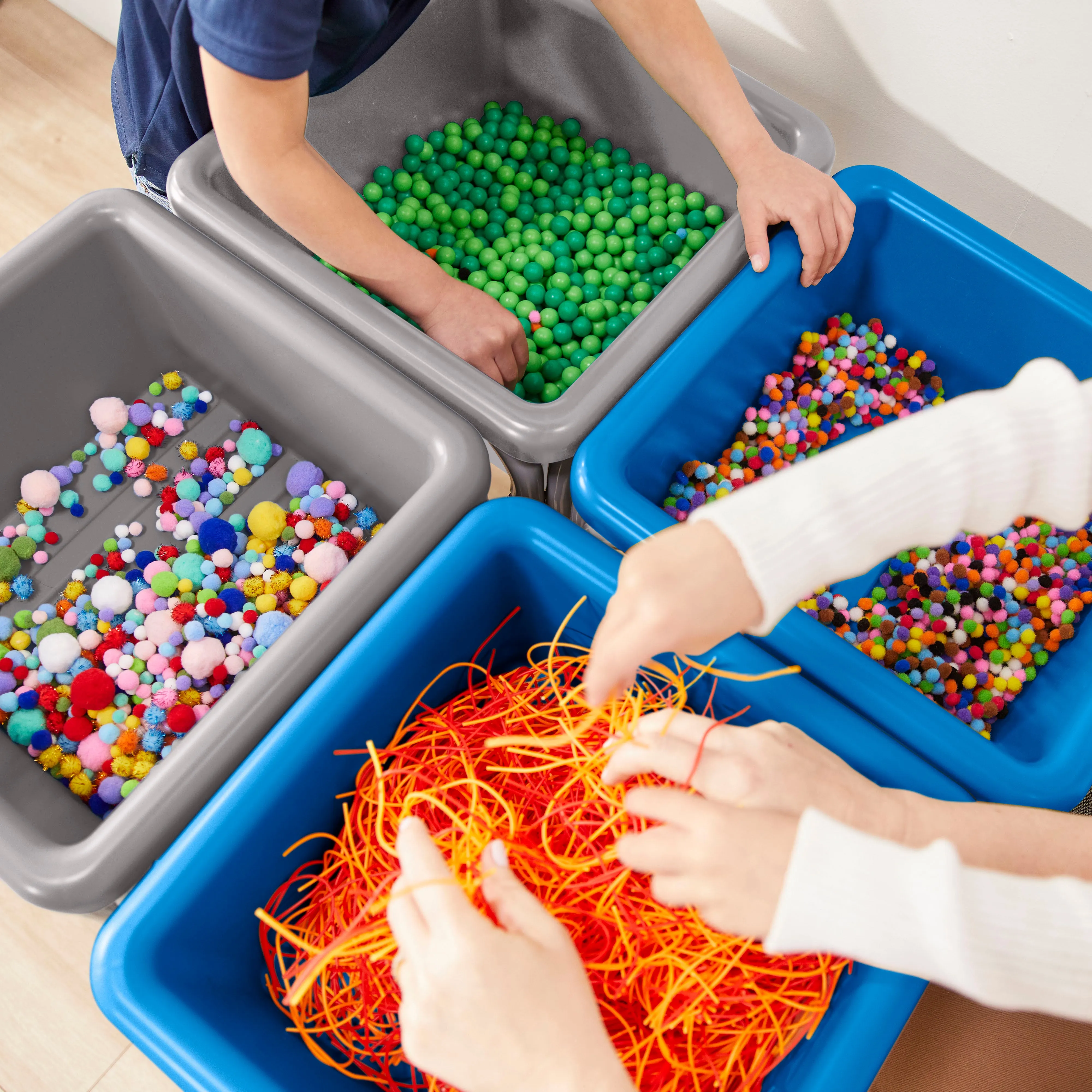 4-Station Sand and Water Adjustable Play Table, Sensory Bins