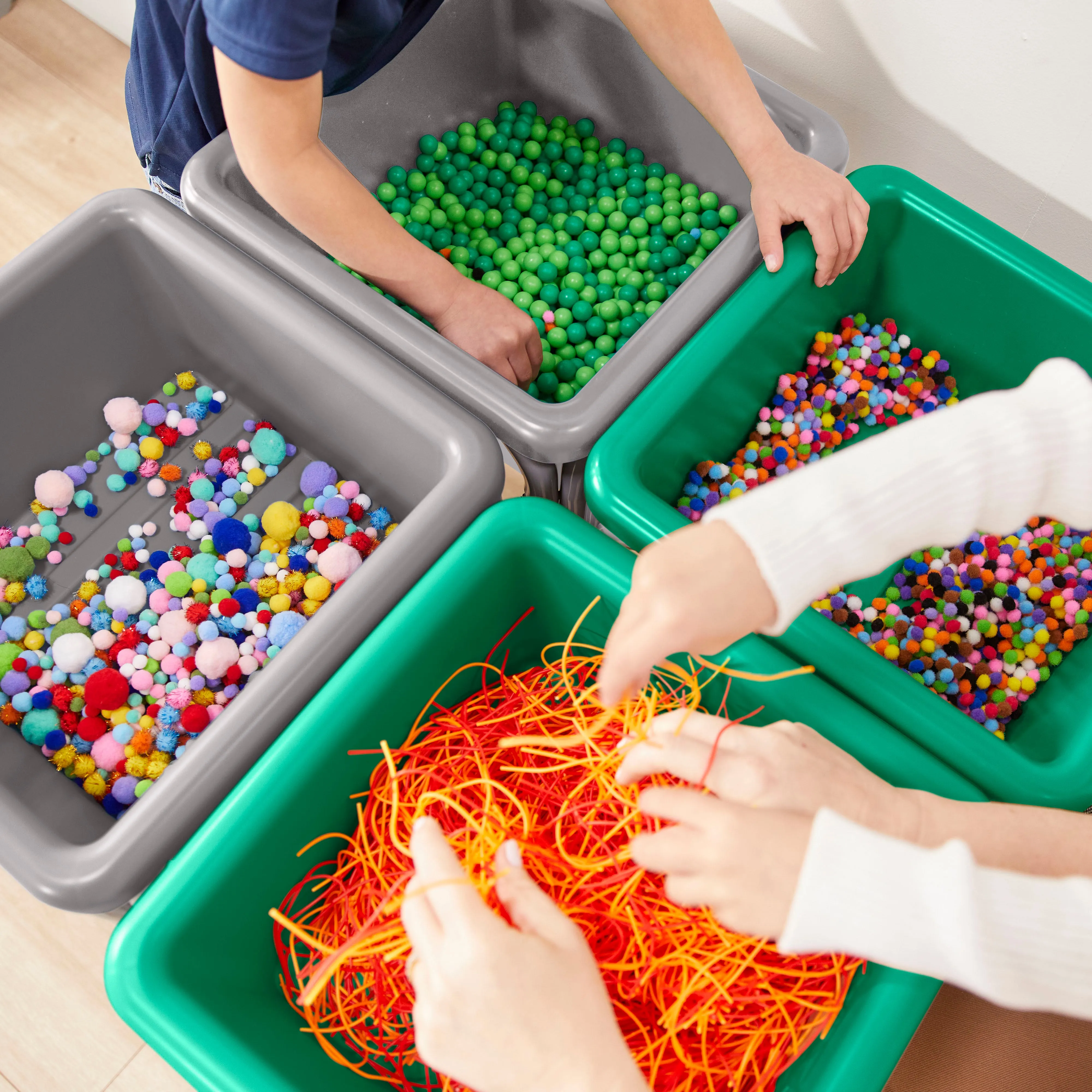 4-Station Sand and Water Adjustable Play Table, Sensory Bins