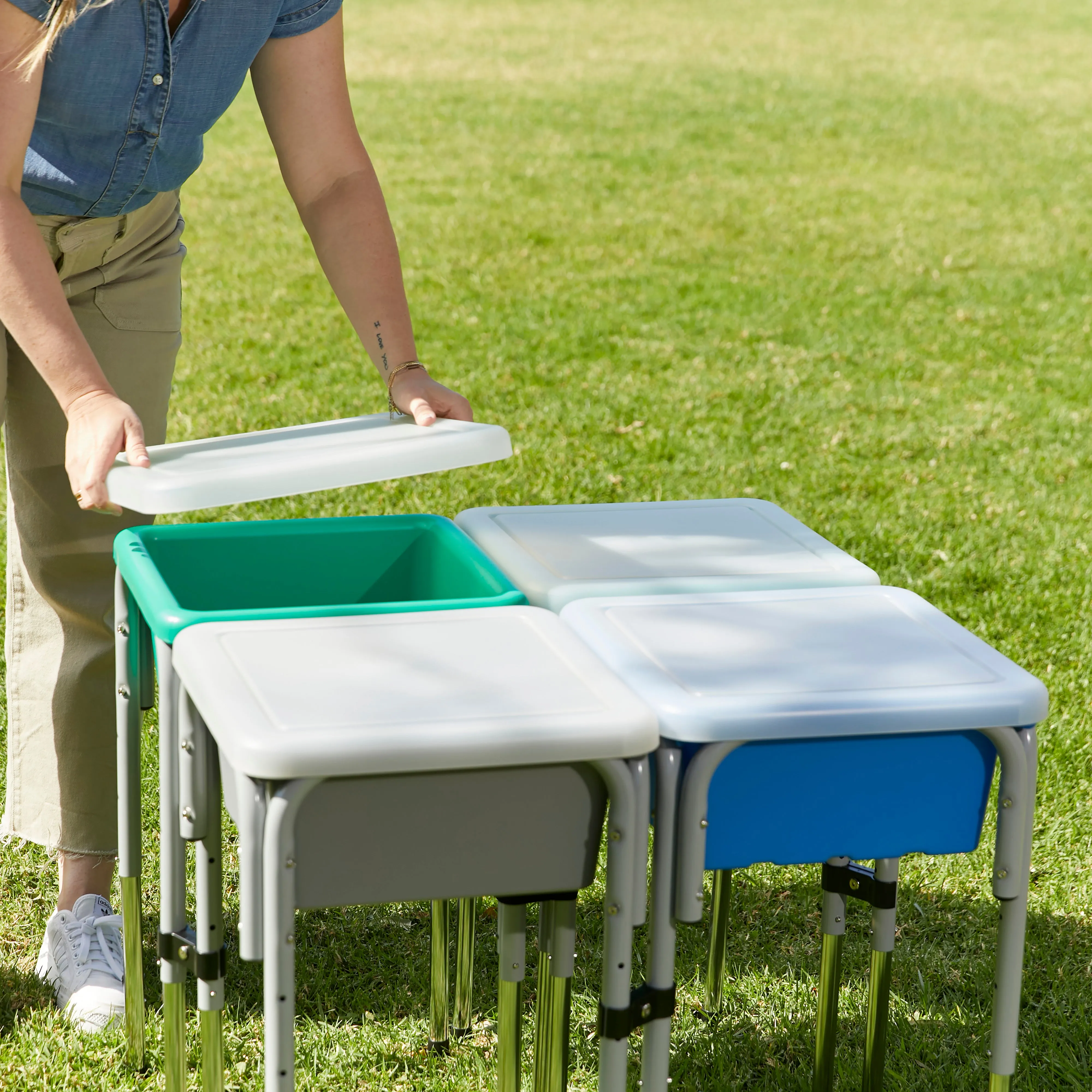 4-Station Sand and Water Adjustable Play Table, Sensory Bins