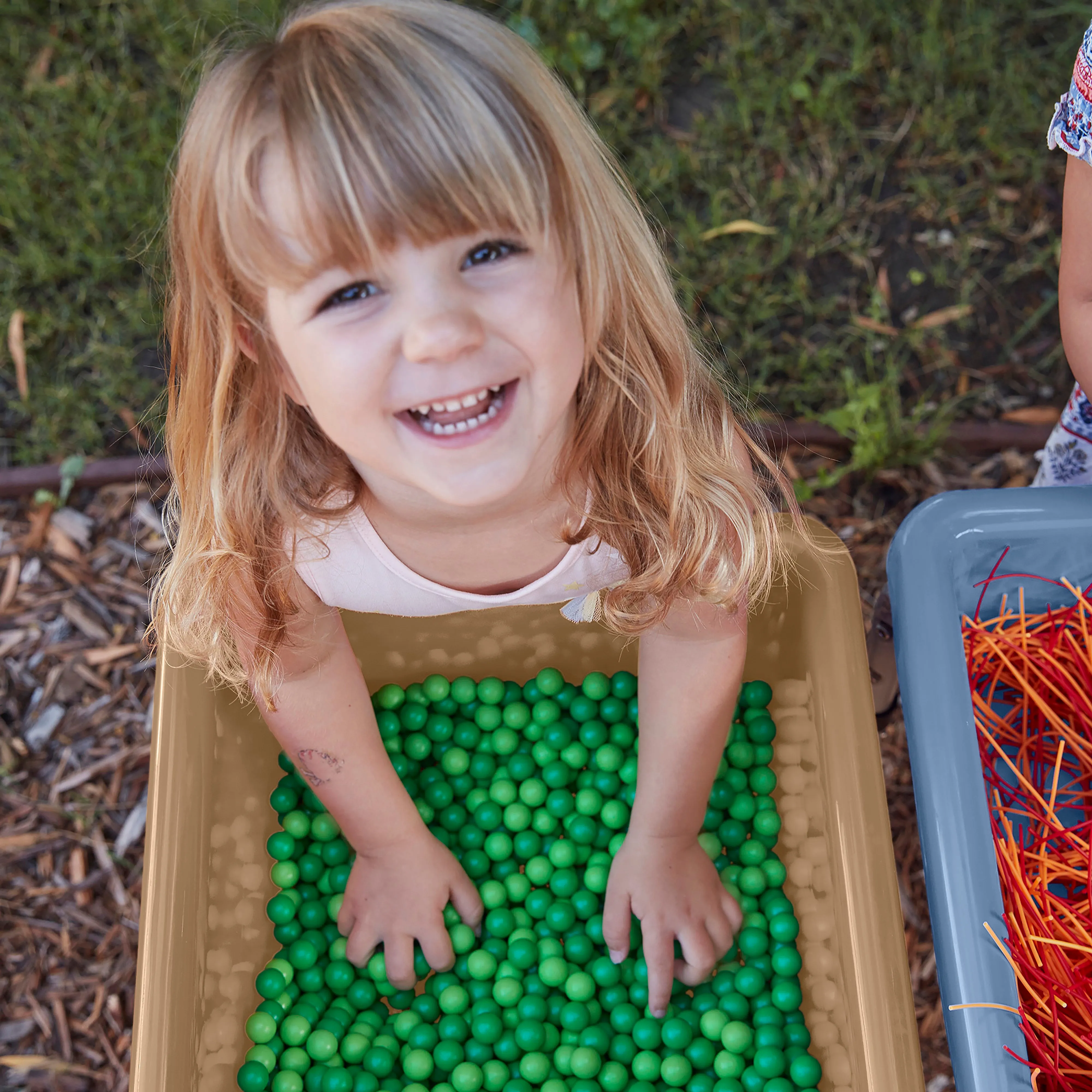 4-Station Sand and Water Adjustable Play Table, Sensory Bins