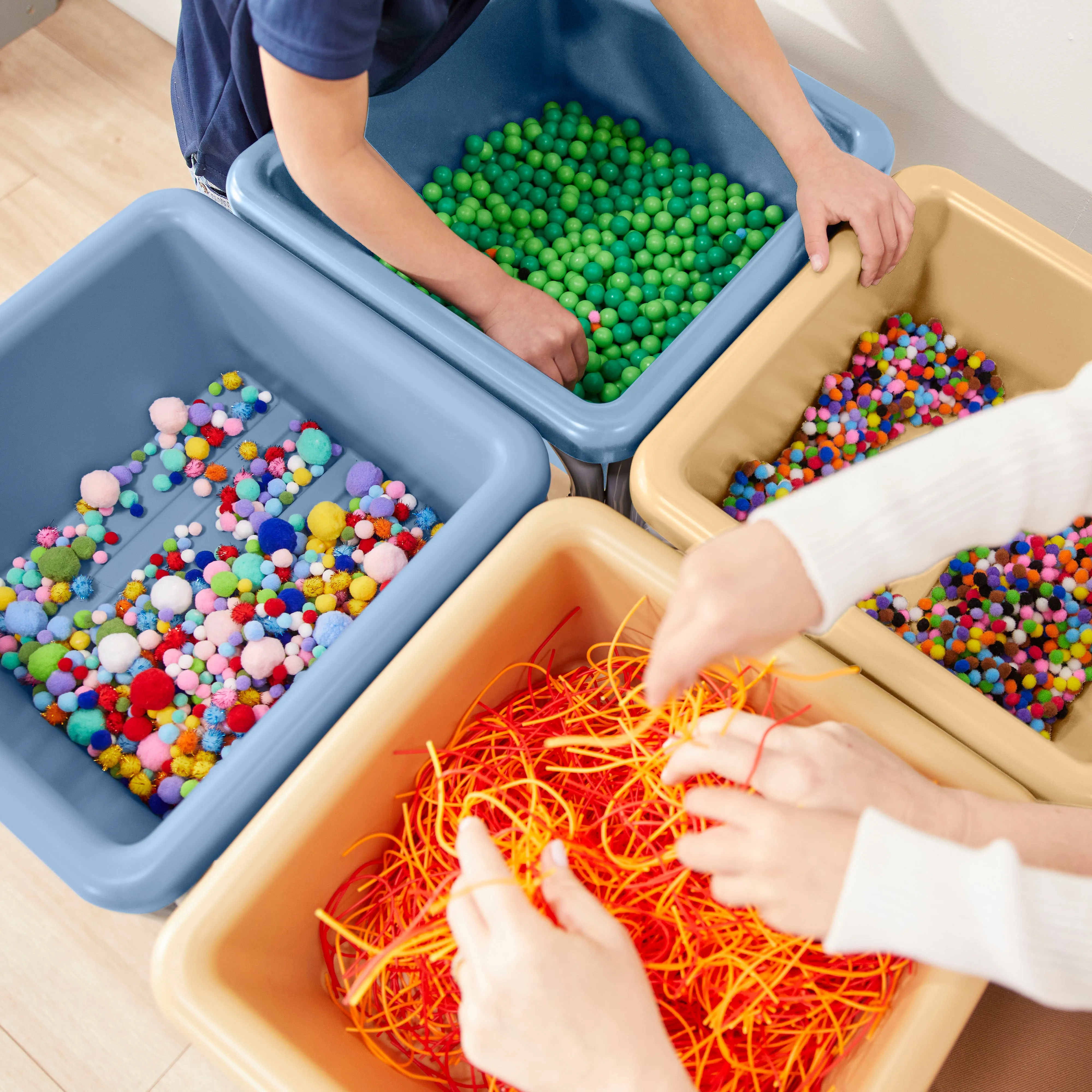 4-Station Sand and Water Adjustable Play Table, Sensory Bins