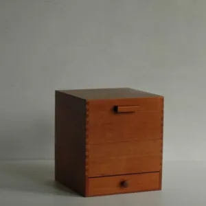 Classiky Wooden Makeup Box